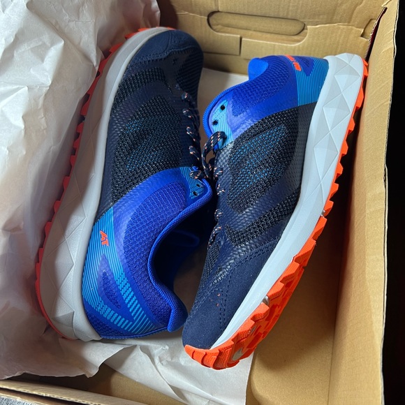 NWT NEW BALANCE running shoes Woman’s size 10. - Picture 2 of 2